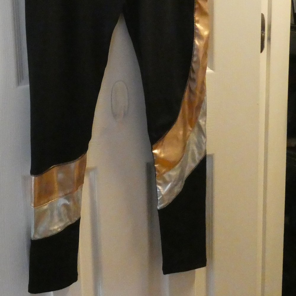 NWT Rockets of Awesome Black Leggings Sz 14
